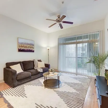 Beautiful 1Br/Nrg/Pool/Wi-Fi/Petsok/Garage Parking Apartamento